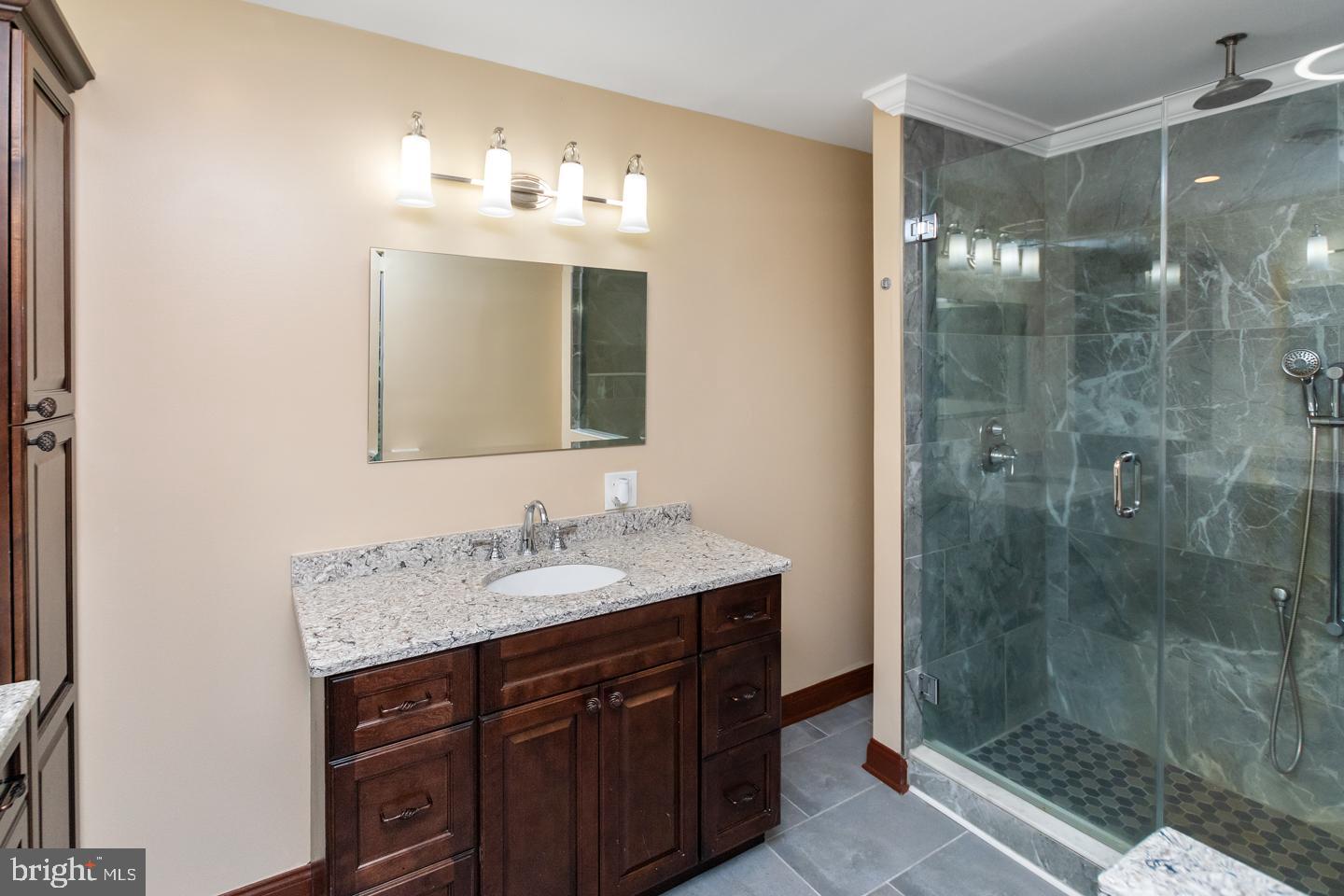 15 Sherri Way Clementon, NJ 08021 - Photo 30 of 85 Master Bathroom