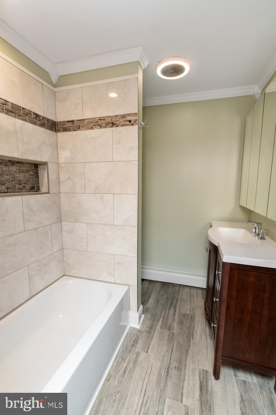 15 Sherri Way Clementon, NJ 08021 - Photo 44 of 85 Hallway Bathroom