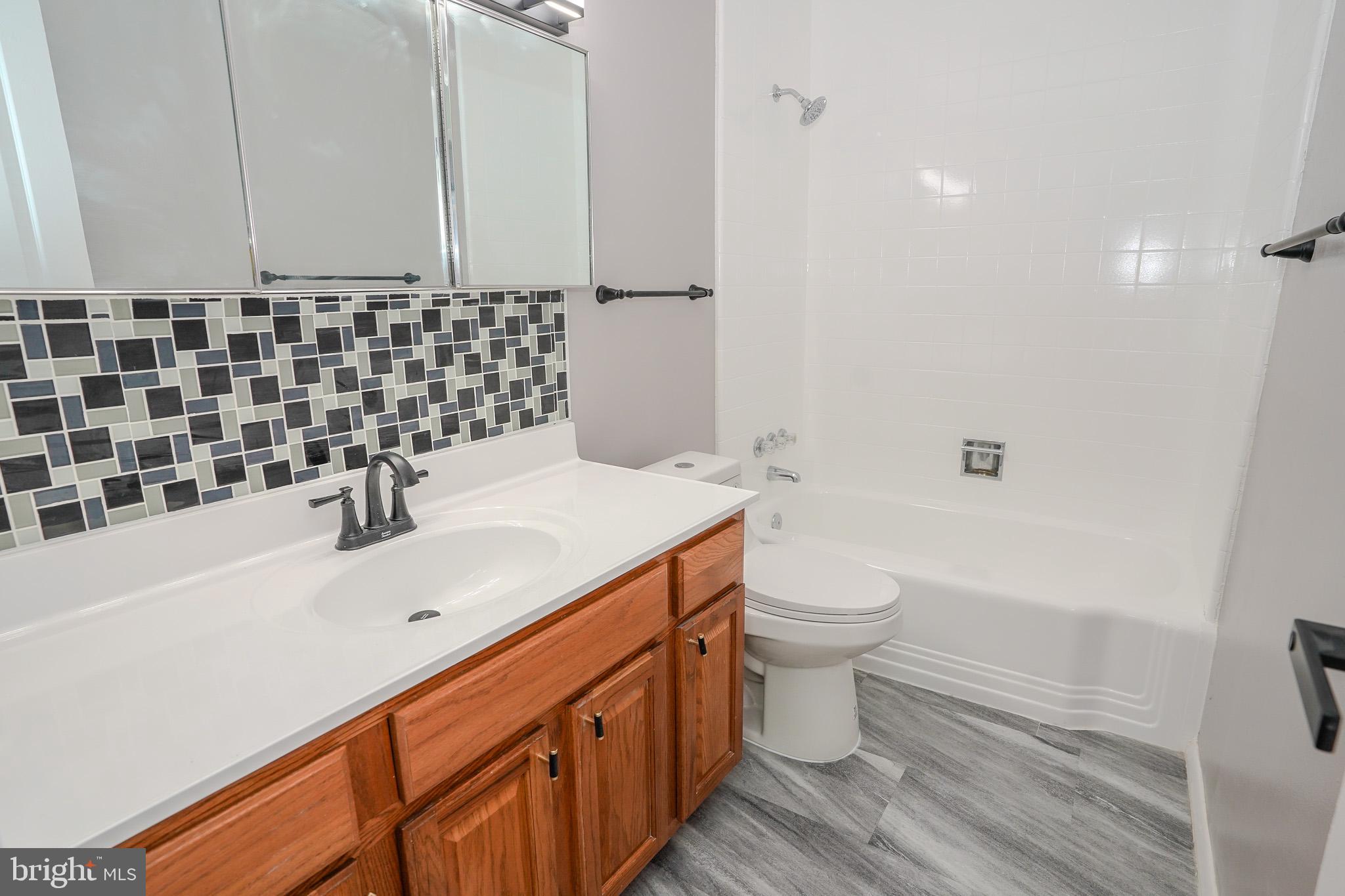 3737 Clarks Lane, Unit 405 Baltimore, MD 21215 - Photo 17 of 23 Kitchen