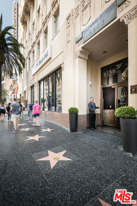 6253 Hollywood Boulevard, Unit 1202 Los Angeles, CA 90028 - Photo 3 of 27 Gallery Image 3