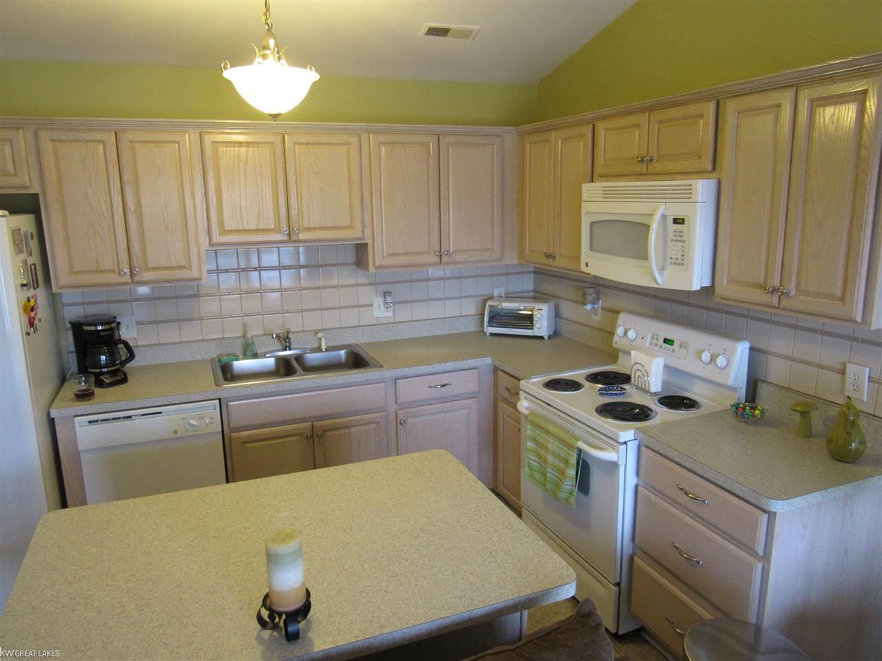 33496 Utica Road Fraser, MI 48026 - Photo 10 of 23