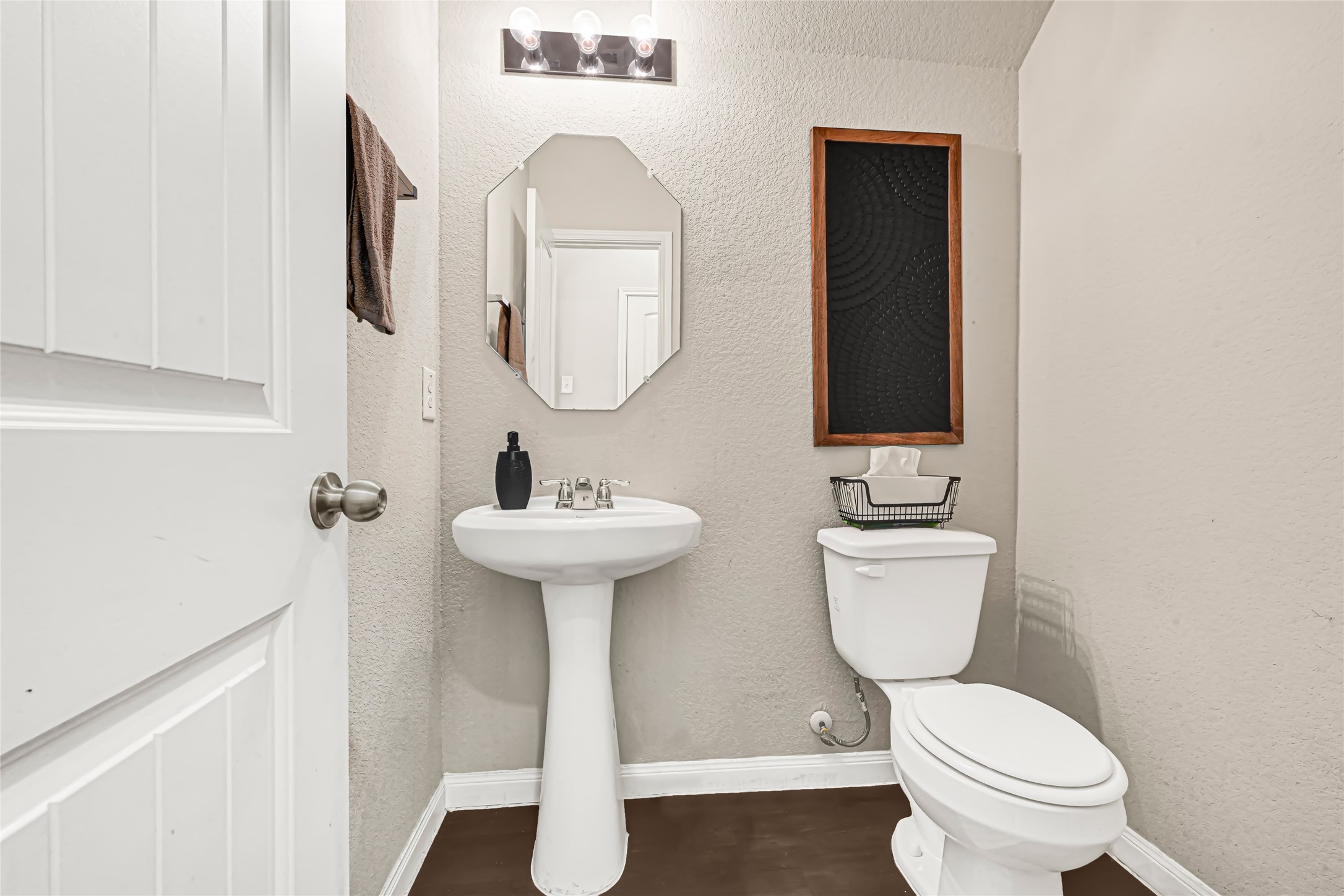 18643 Cooper Ravine Way Katy, TX 77449 - Photo 10 of 24 Guest half bath (1st floor)