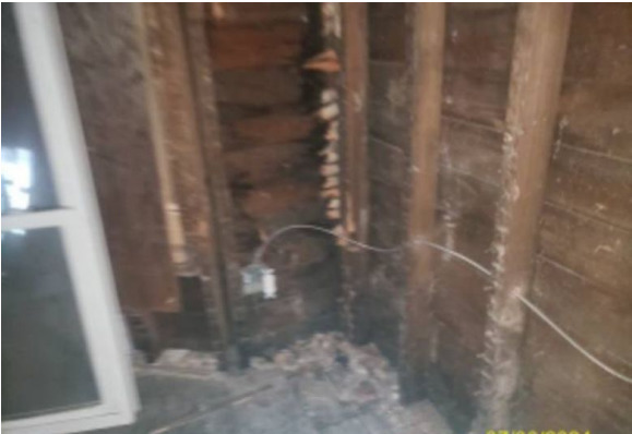 11940 South Yale Avenue Chicago, IL 60628 - Photo 15 of 22 a view of a bathroom