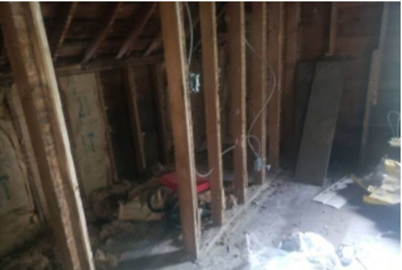 11940 South Yale Avenue Chicago, IL 60628 - Photo 22 of 22 a view of walk in closet