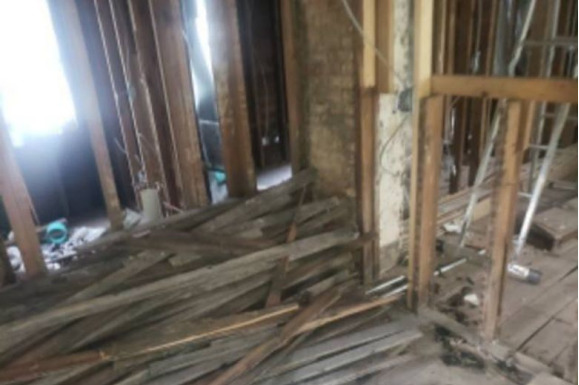 11940 South Yale Avenue Chicago, IL 60628 - Photo 4 of 22 a view of a door