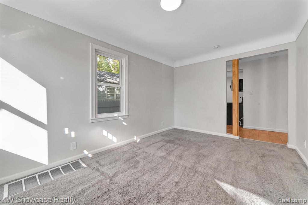 20752 Inkster Road Southfield, MI 48033 - Photo 3 of 21