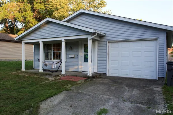 $139,000 | 305 Barr Street, Carterville, IL 62918