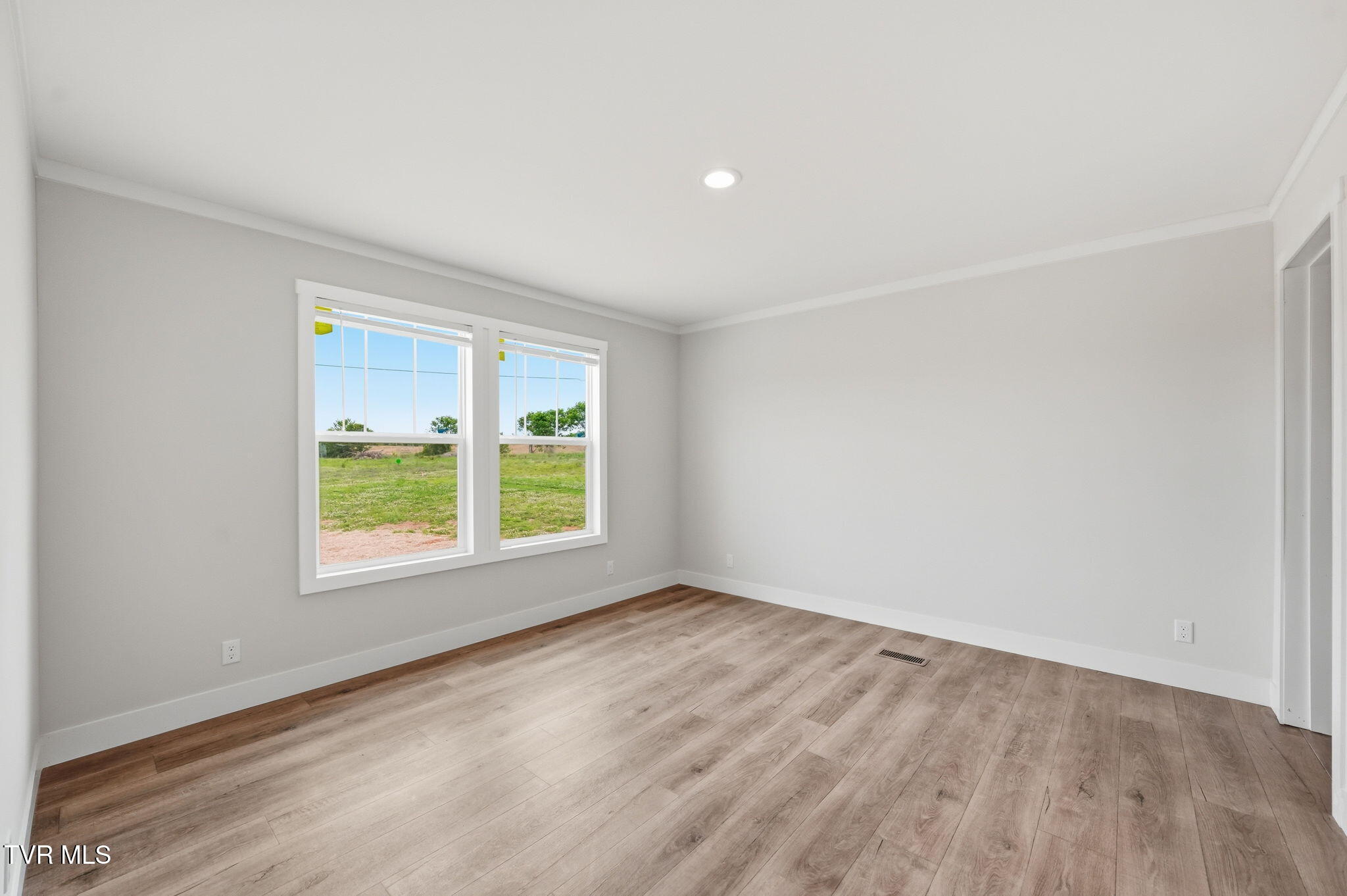 880 Ricker Road Greeneville, TN 37743 - Photo 19 of 29 PRIMARY BEDROOM