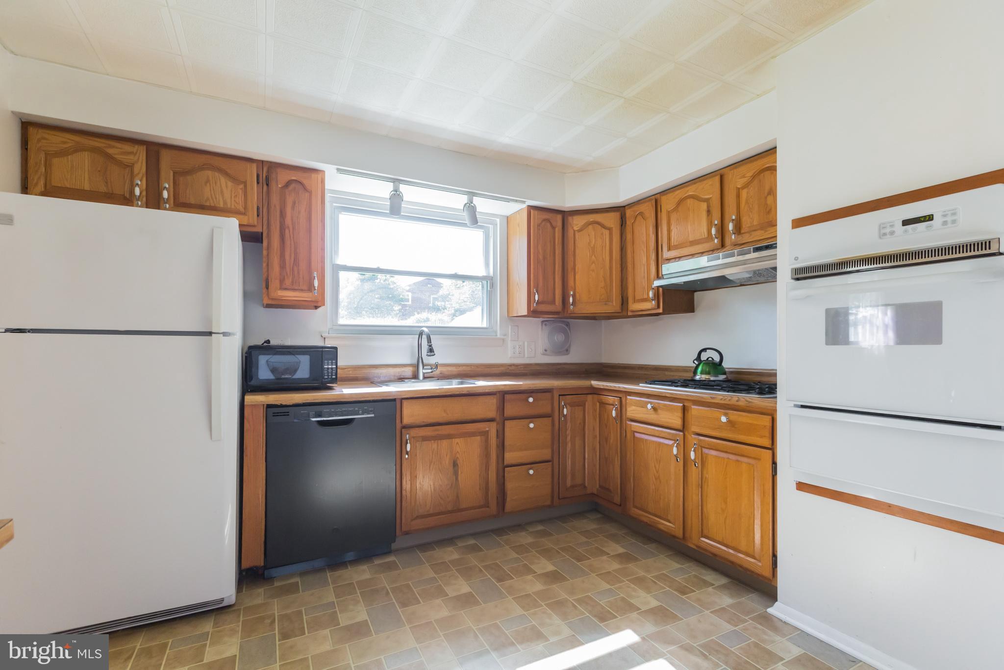 8 Blue Ridge Road Voorhees, NJ 08043 - Photo 11 of 32 Open Kitchen