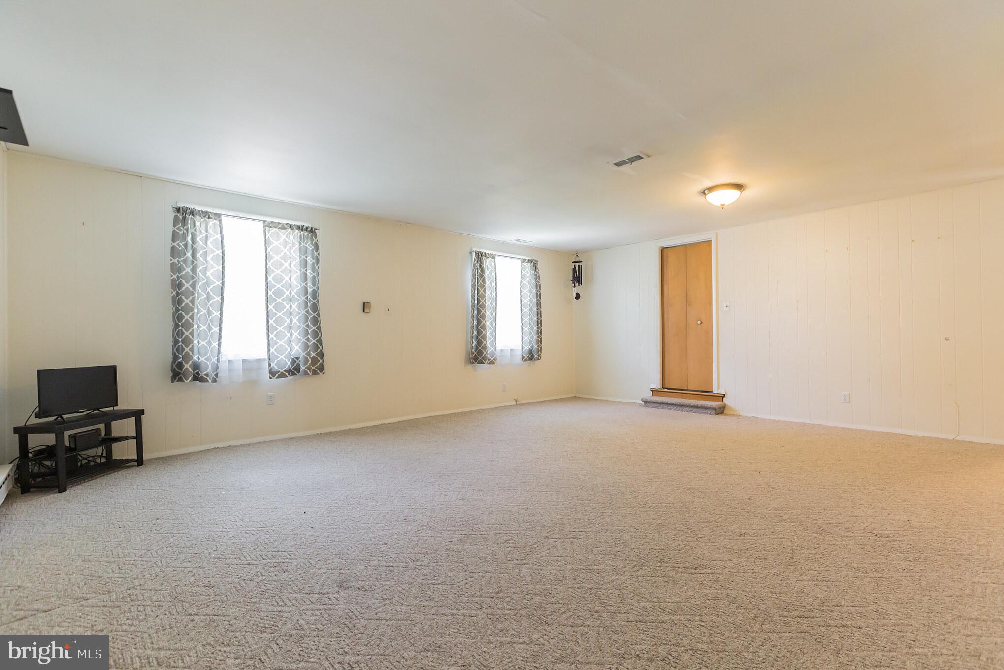 8 Blue Ridge Road Voorhees, NJ 08043 - Photo 14 of 32 Great Room