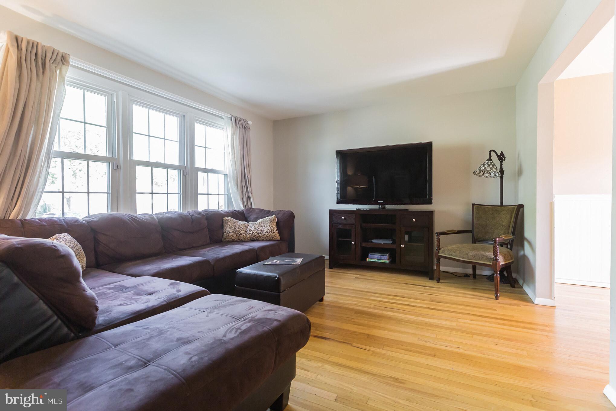 8 Blue Ridge Road Voorhees, NJ 08043 - Photo 5 of 32 Living Room into Dining Room