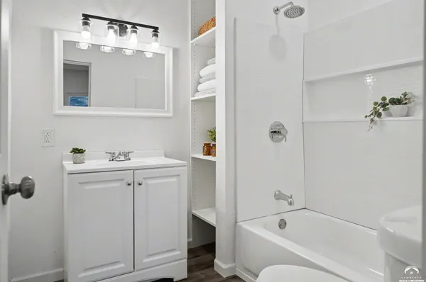 $405,000 | 2079 North 1369th Road, Eudora, KS 66025