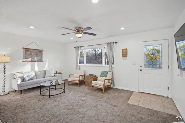 $405,000 | 2079 North 1369th Road, Eudora, KS 66025