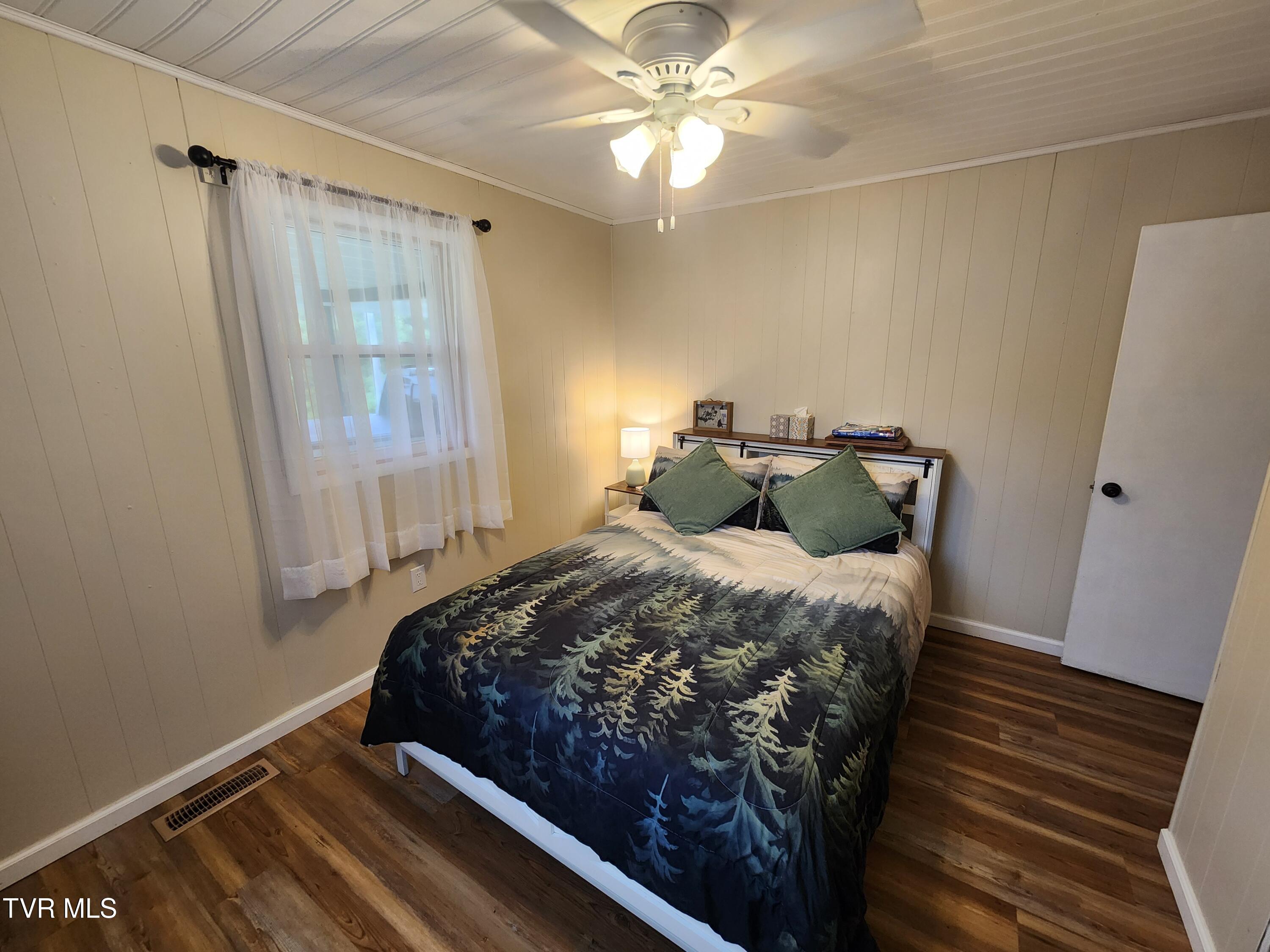 1710 Gosnell Susong Road Greeneville, TN 37743 - Photo 10 of 23 3rd Bedroom