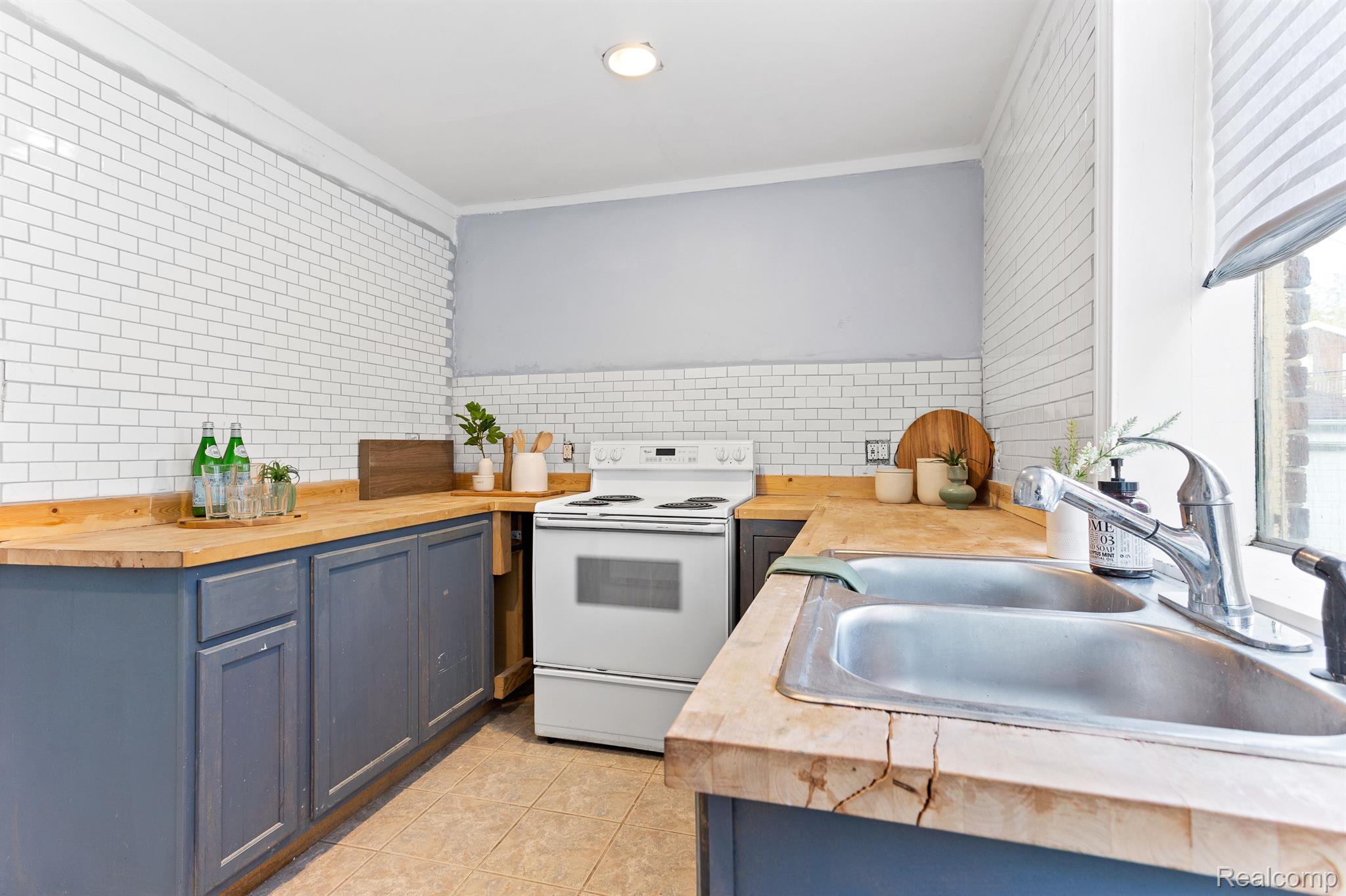 3516 Devonshire Road Detroit, MI 48224 - Photo 6 of 36 Gallery Image 6