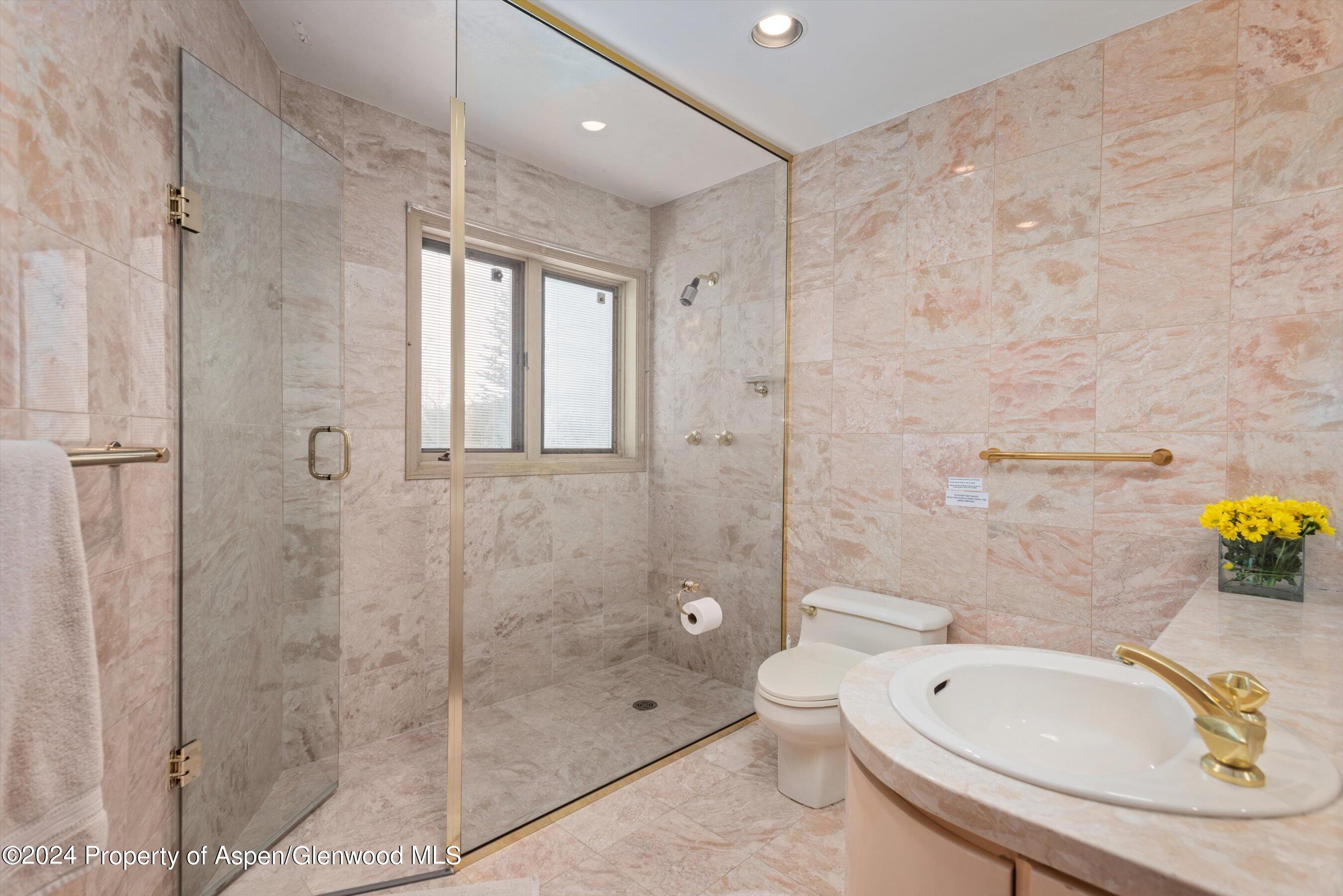 371 East Reds Road Aspen, CO 81612 - Photo 30 of 40 Guest Bathroom 3