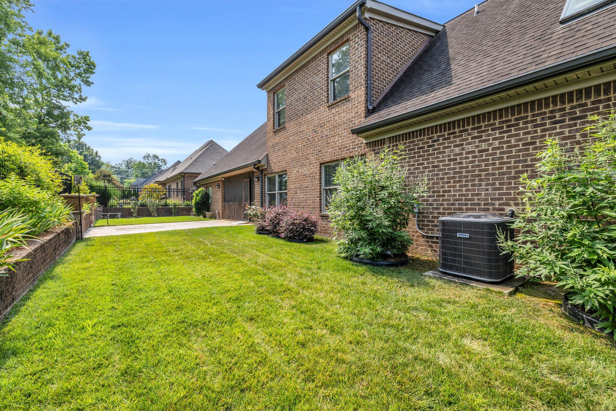 8966 Rostis Lane Chattanooga, TN 37421 - Photo 3 of 47 7-web-or-mls-8966-rostis-ln