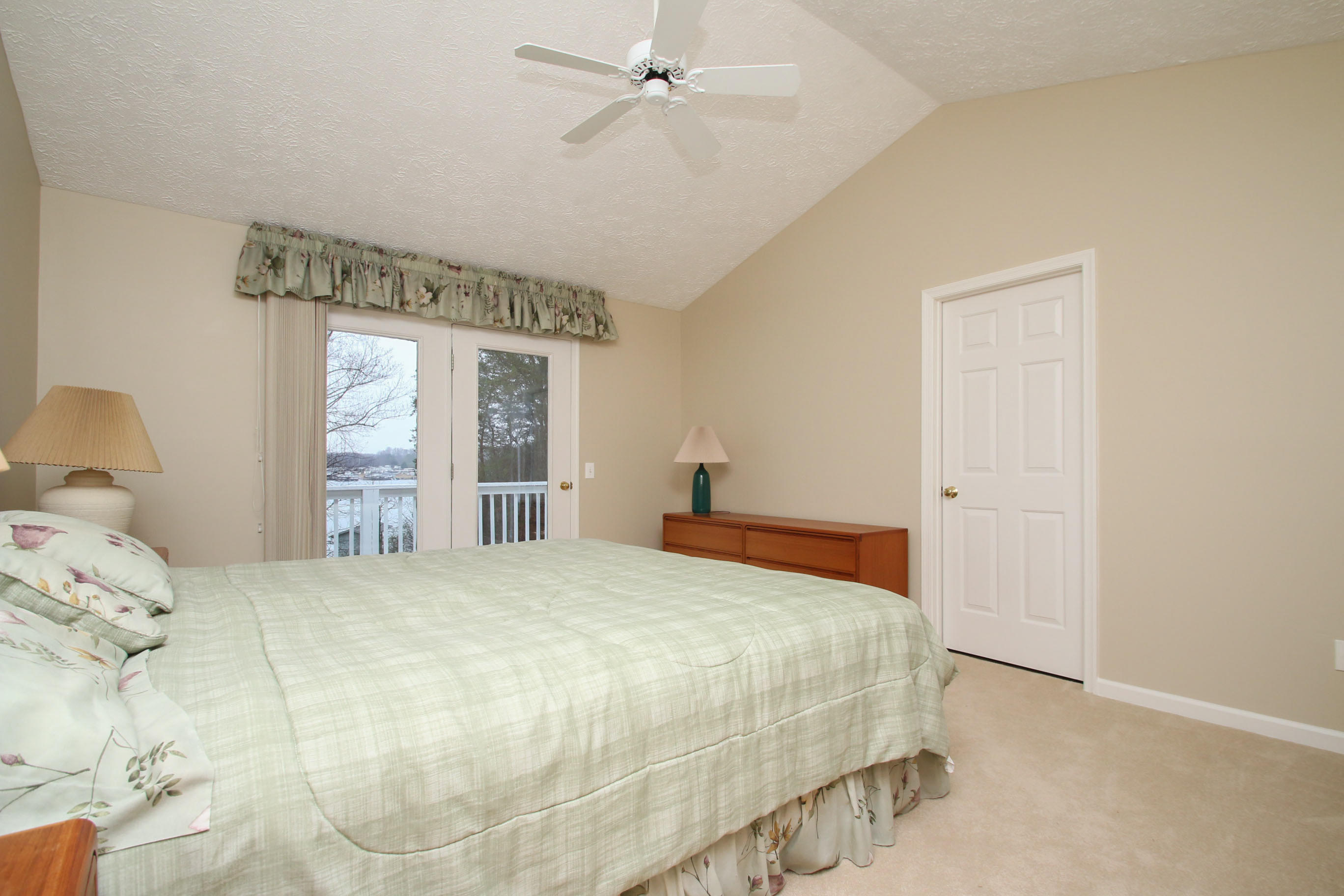 65 Bay Front Road Penhook, VA 24137 - Photo 23 of 69 img_7502