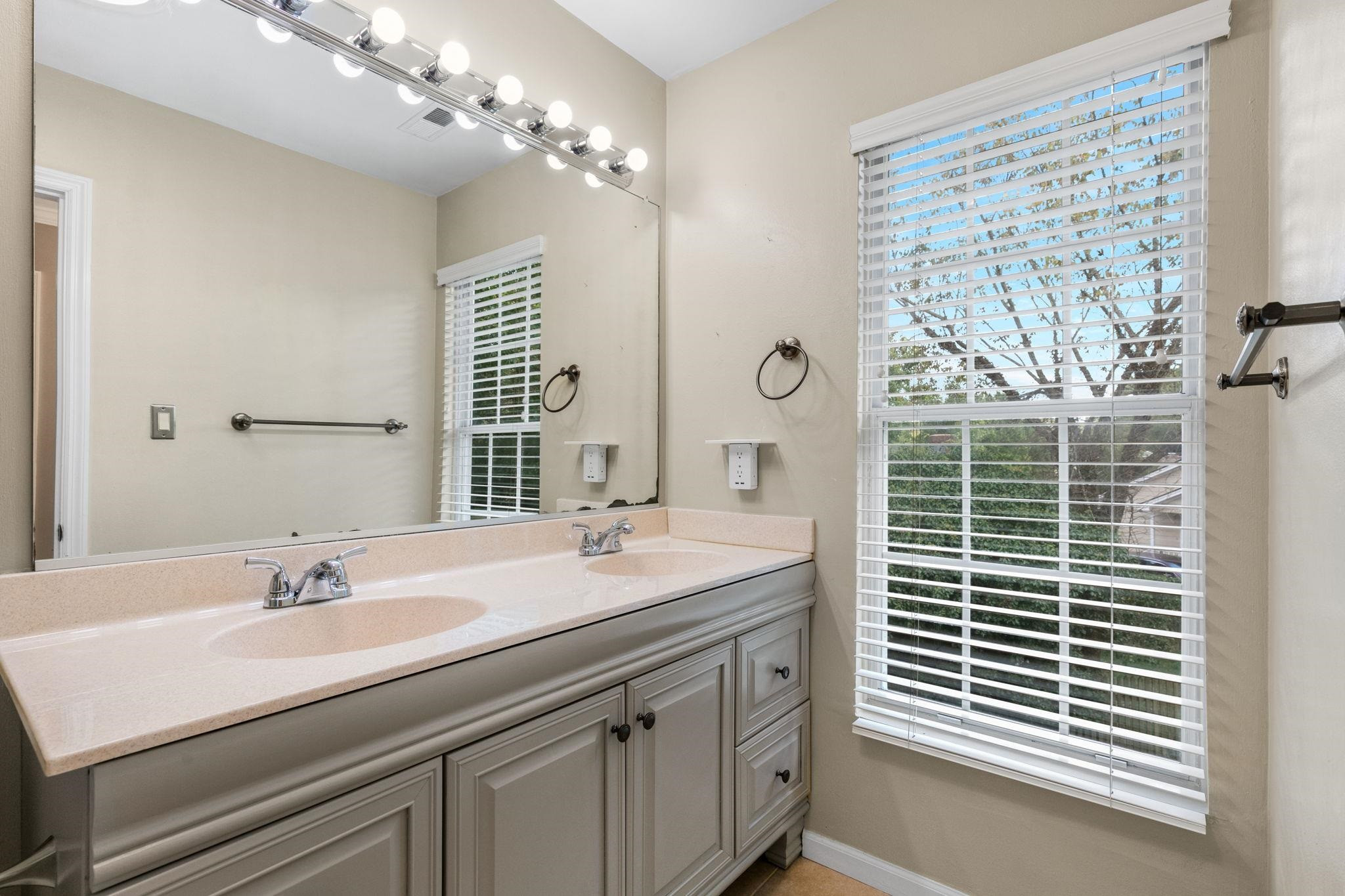 2232 Heathrowe Place Raleigh, NC 27609 - Photo 27 of 45 Photo 27