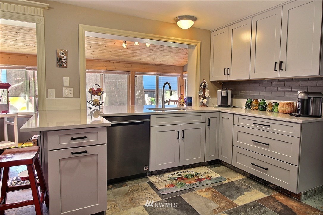 1303 Redmond Place Northeast Renton, WA 98056 - Photo 14 of 40 Gallery Image 14