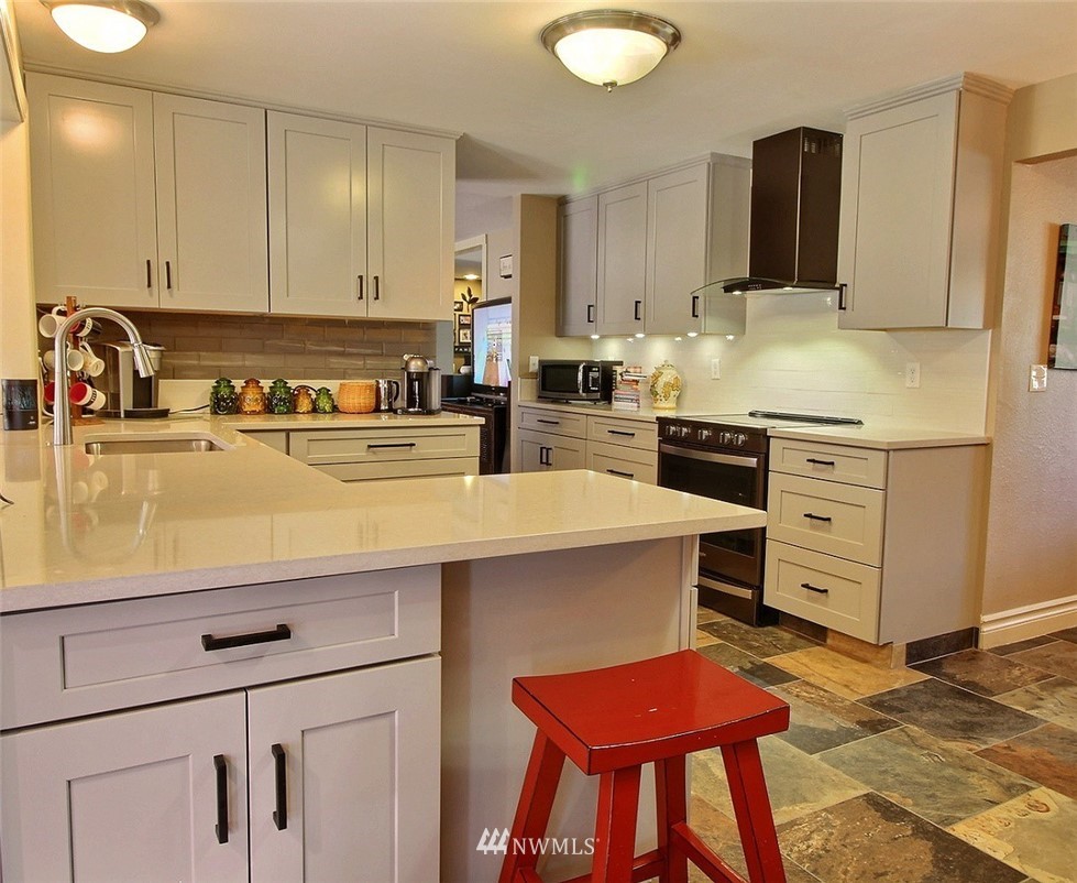 1303 Redmond Place Northeast Renton, WA 98056 - Photo 15 of 40 Gallery Image 15