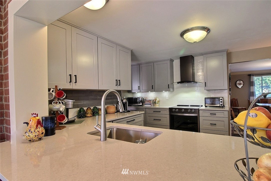 1303 Redmond Place Northeast Renton, WA 98056 - Photo 16 of 40 Gallery Image 16
