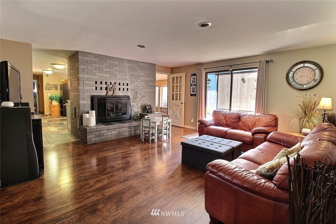 1303 Redmond Place Northeast Renton, WA 98056 - Photo 20 of 40 Gallery Image 20
