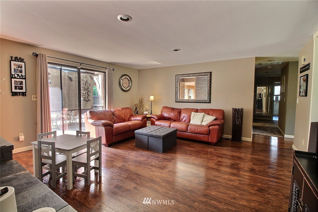 1303 Redmond Place Northeast Renton, WA 98056 - Photo 21 of 40 Gallery Image 21