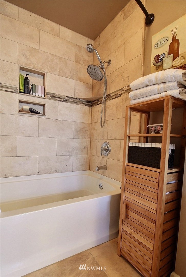 1303 Redmond Place Northeast Renton, WA 98056 - Photo 25 of 40 Gallery Image 25