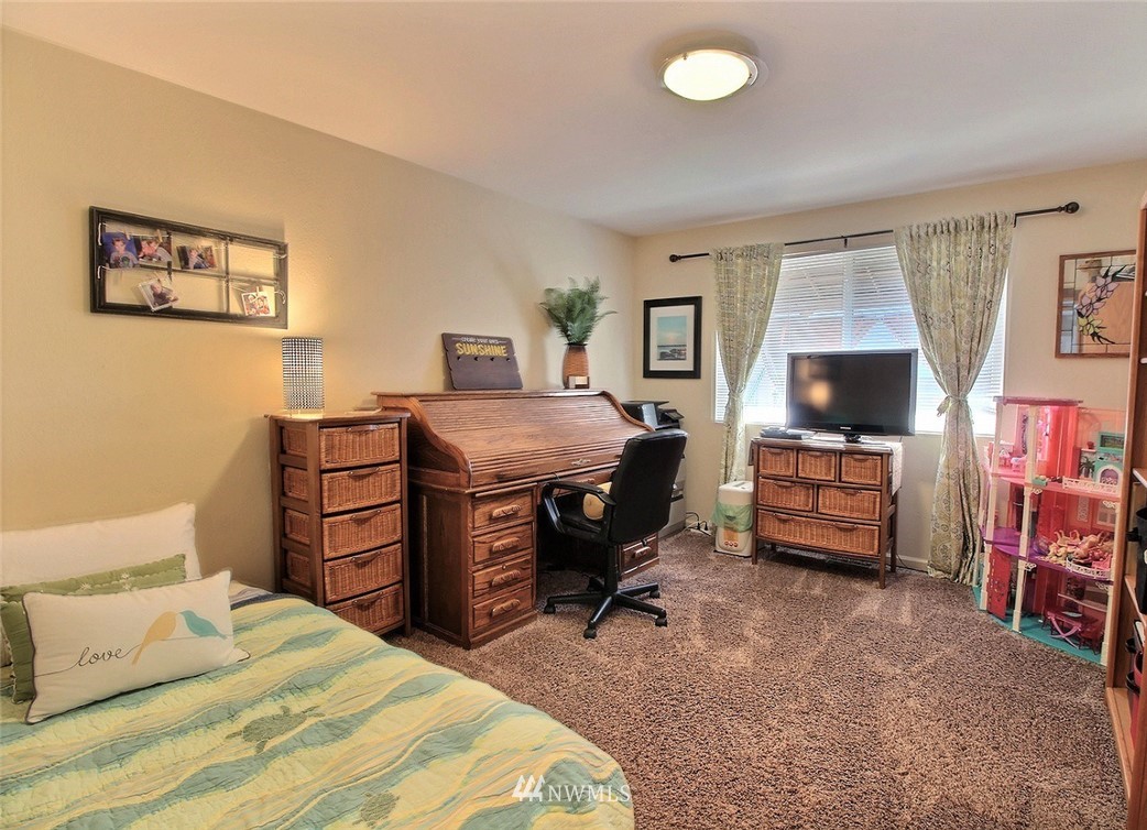 1303 Redmond Place Northeast Renton, WA 98056 - Photo 28 of 40 Gallery Image 28