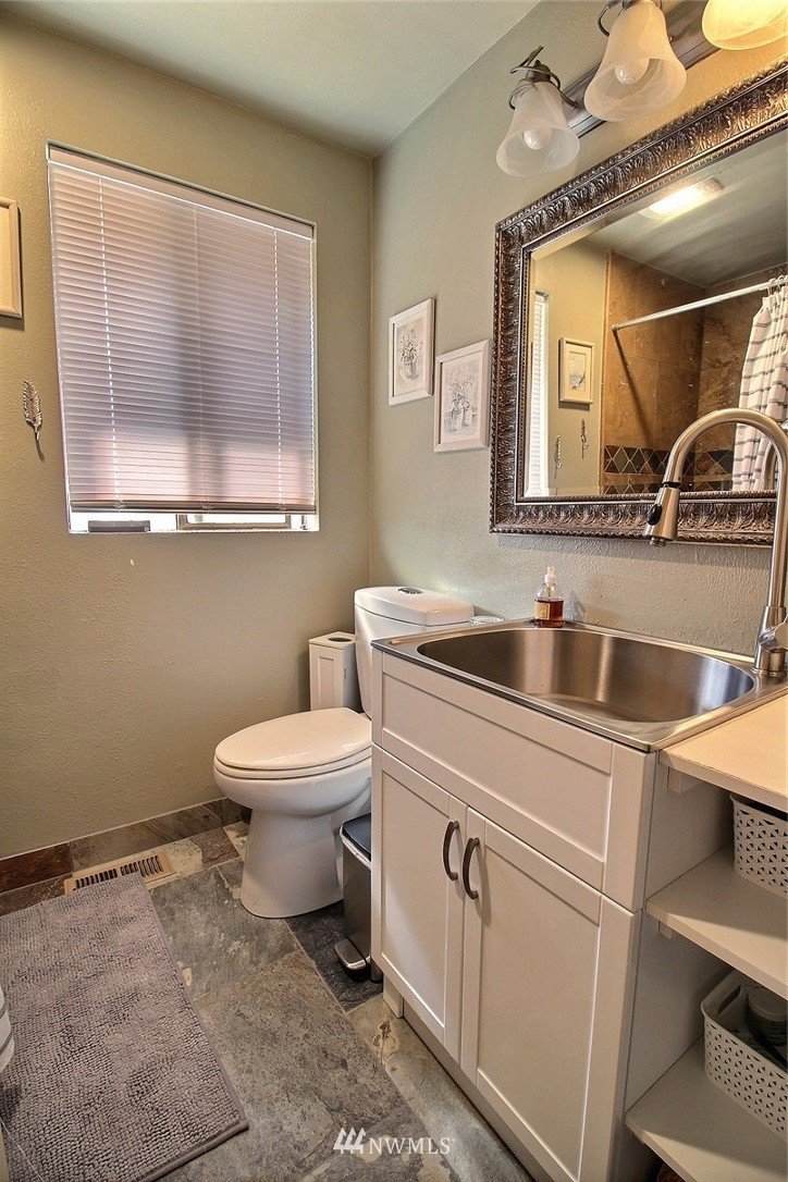 1303 Redmond Place Northeast Renton, WA 98056 - Photo 31 of 40 Gallery Image 31