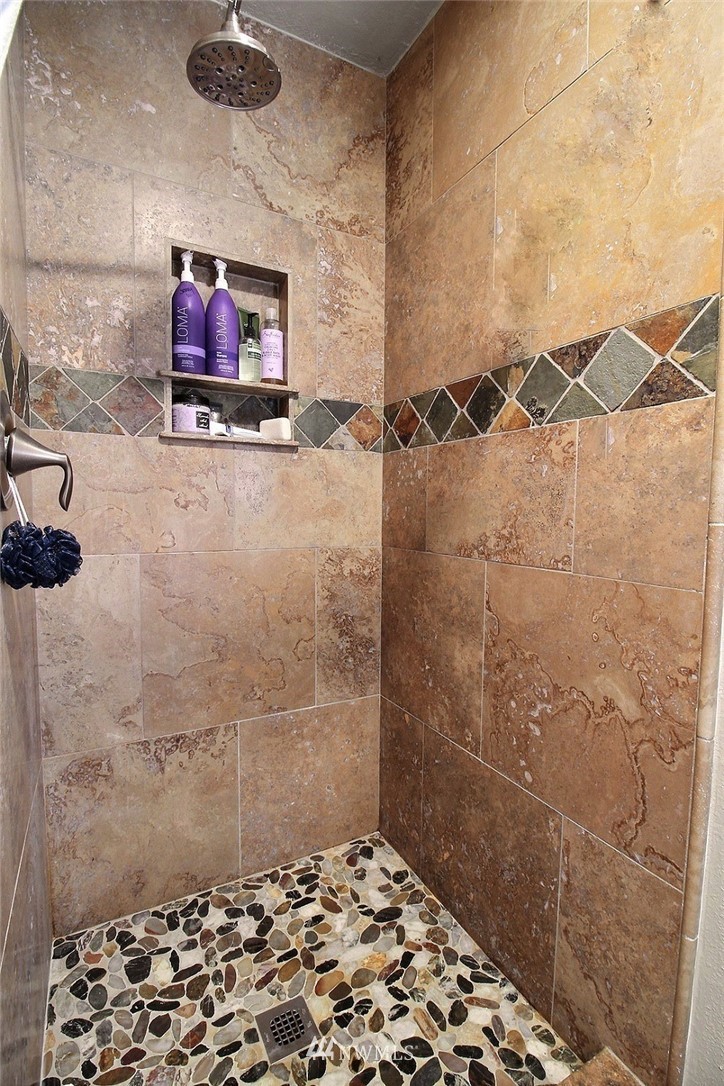 1303 Redmond Place Northeast Renton, WA 98056 - Photo 32 of 40 Gallery Image 32