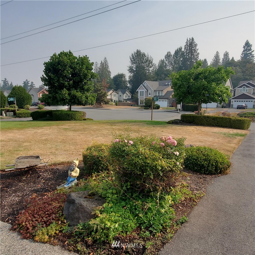 1303 Redmond Place Northeast Renton, WA 98056 - Photo 35 of 40 Gallery Image 35