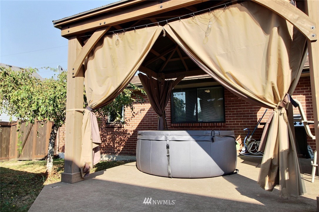 1303 Redmond Place Northeast Renton, WA 98056 - Photo 36 of 40 Gallery Image 36