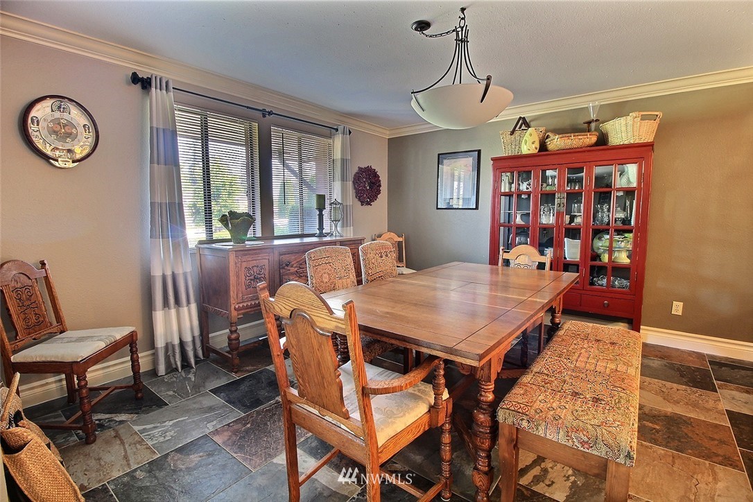 1303 Redmond Place Northeast Renton, WA 98056 - Photo 7 of 40 Gallery Image 7