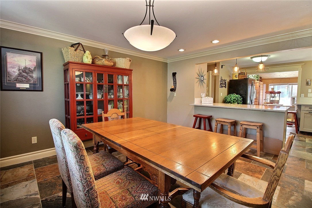 1303 Redmond Place Northeast Renton, WA 98056 - Photo 9 of 40 Gallery Image 9