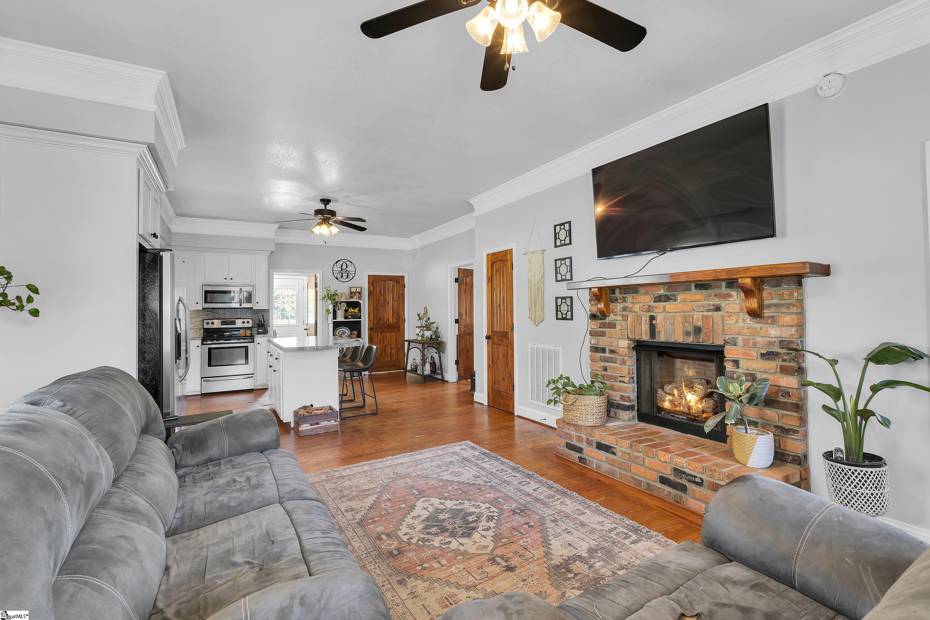 425 River Street Converse, SC 29329 - Photo 2 of 22 Gallery Image 2