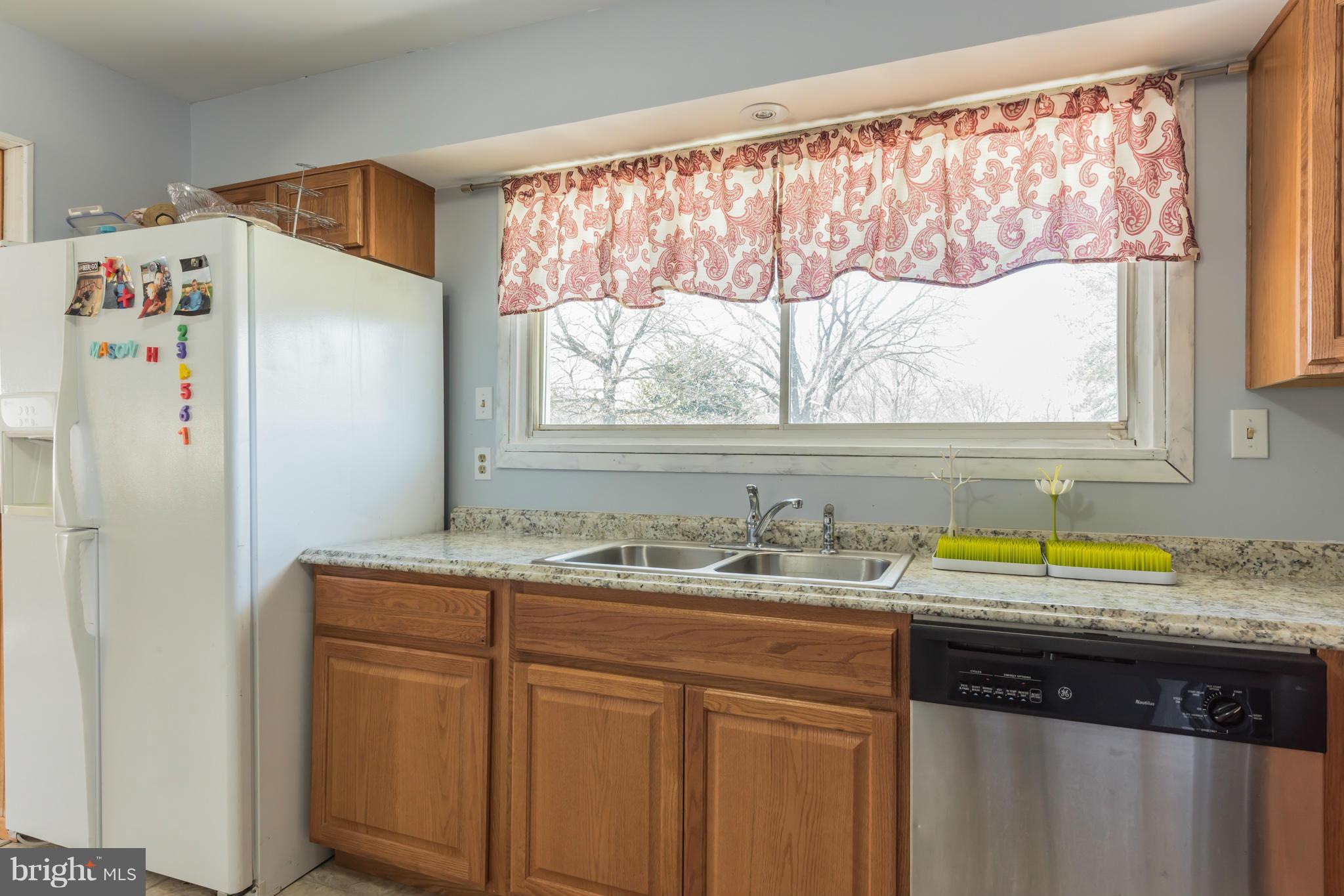 108 Brookfield Road Pasadena, MD 21122 - Photo 12 of 28 Kitchen
