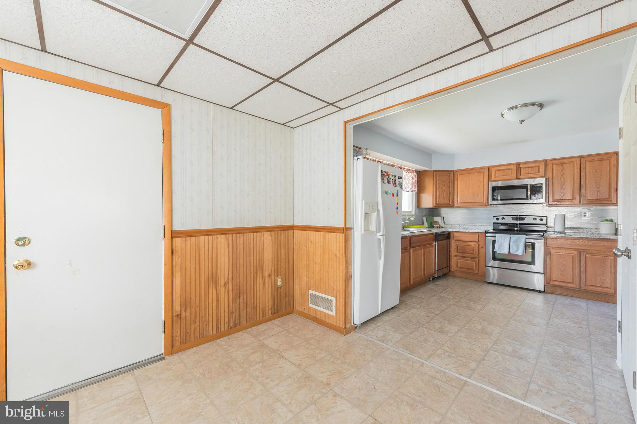 108 Brookfield Road Pasadena, MD 21122 - Photo 13 of 28 Dining Room