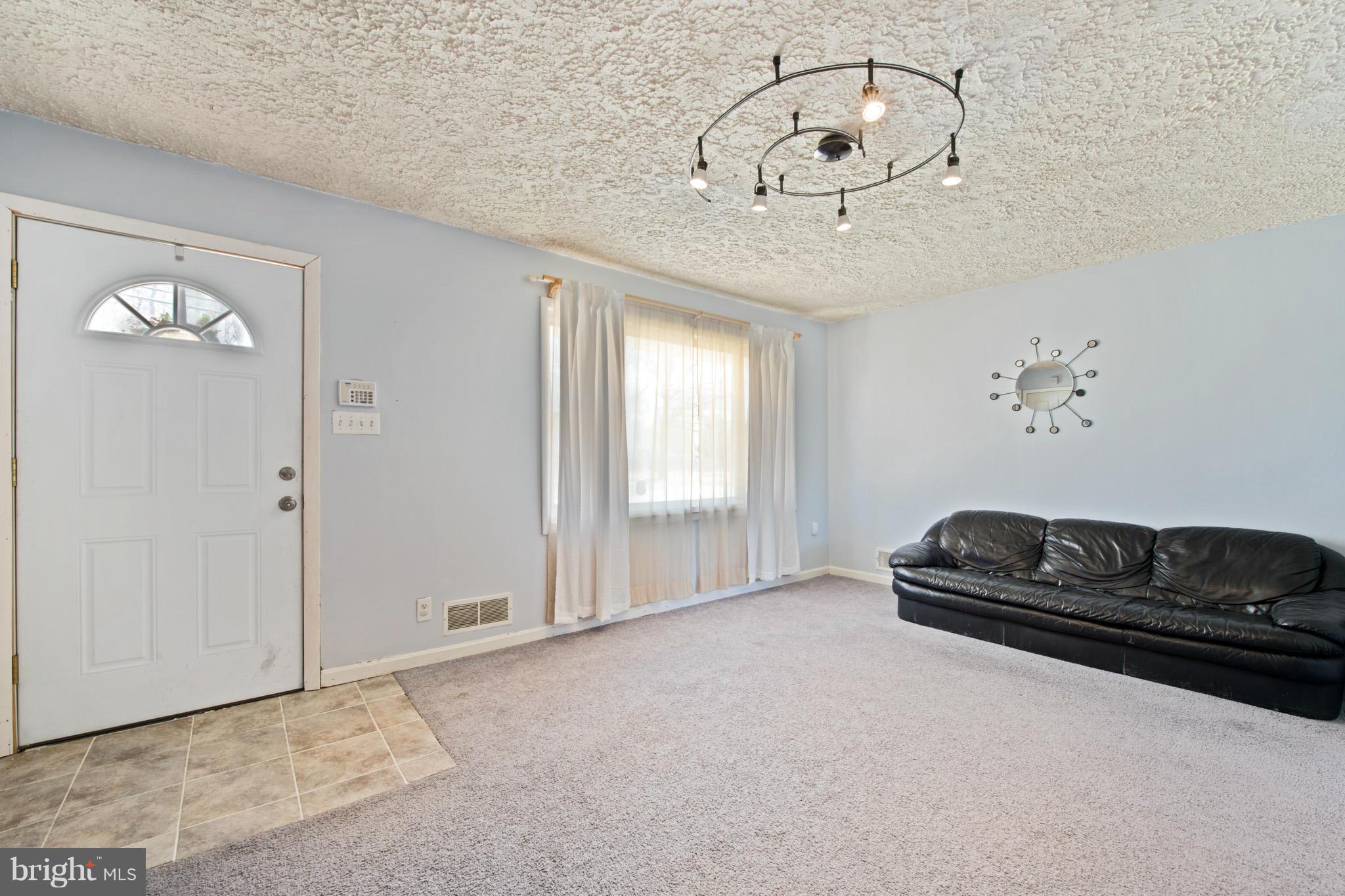 108 Brookfield Road Pasadena, MD 21122 - Photo 6 of 28 Living Room