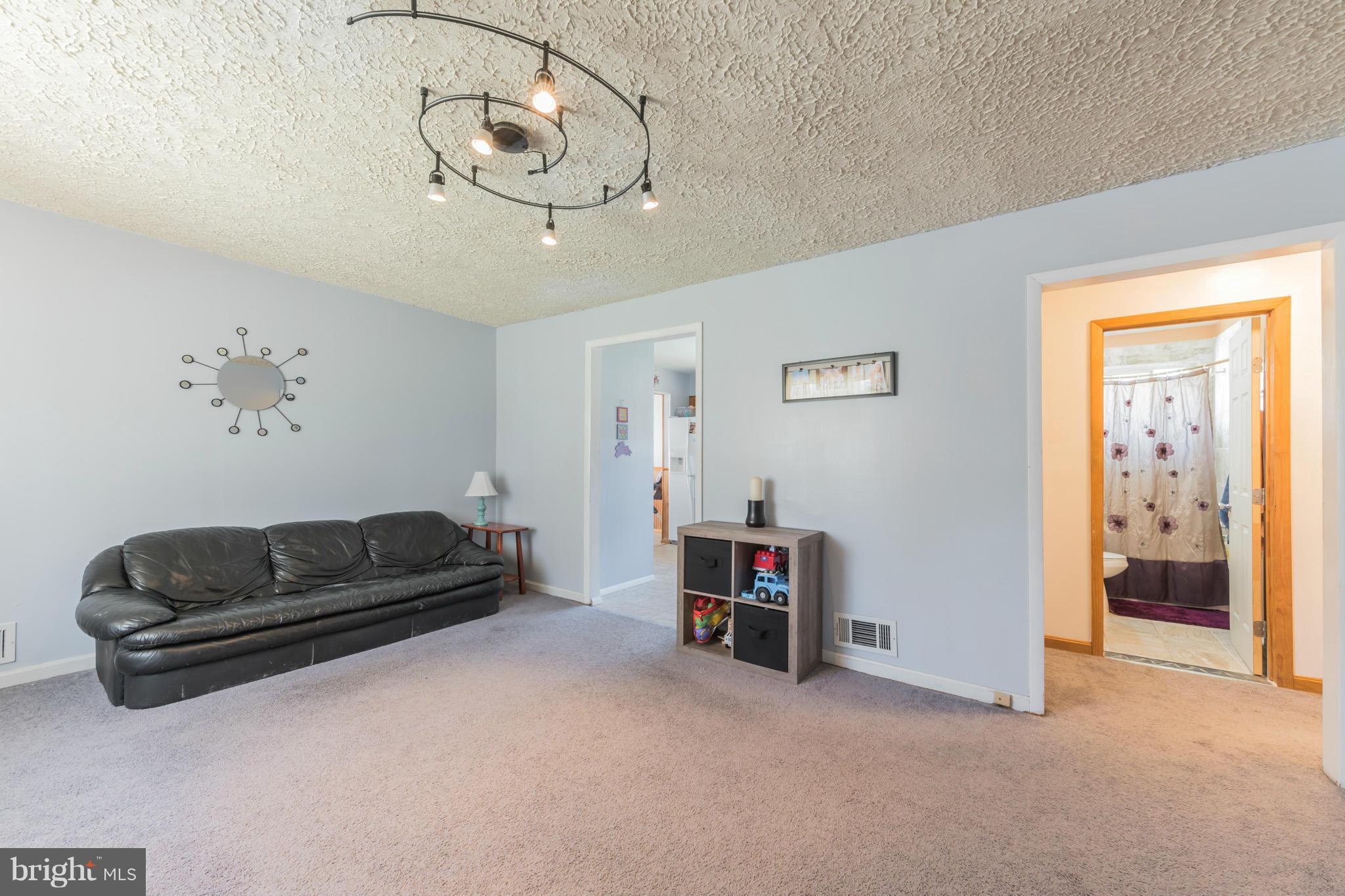 108 Brookfield Road Pasadena, MD 21122 - Photo 7 of 28 Living Room