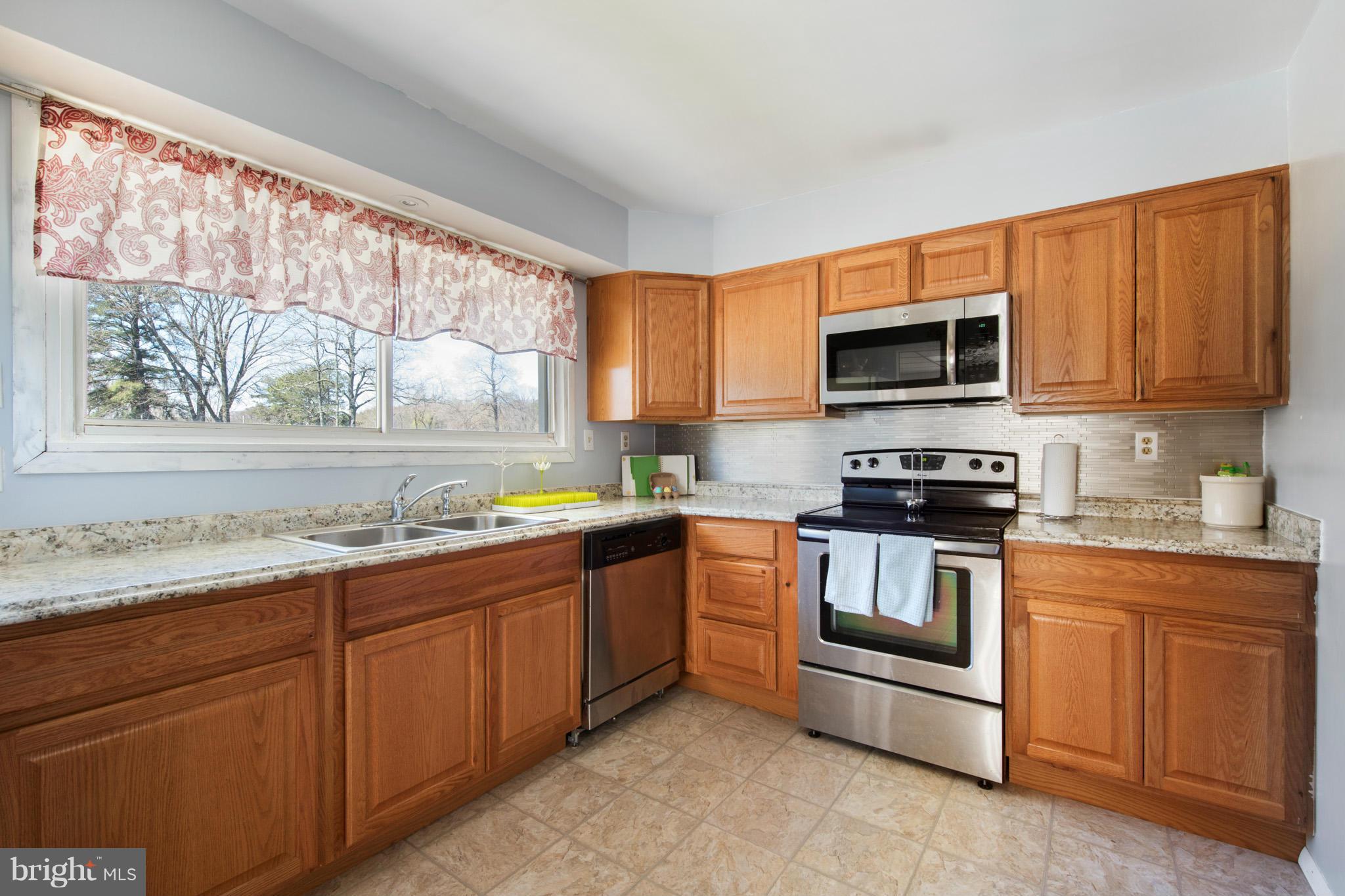 108 Brookfield Road Pasadena, MD 21122 - Photo 9 of 28 Kitchen