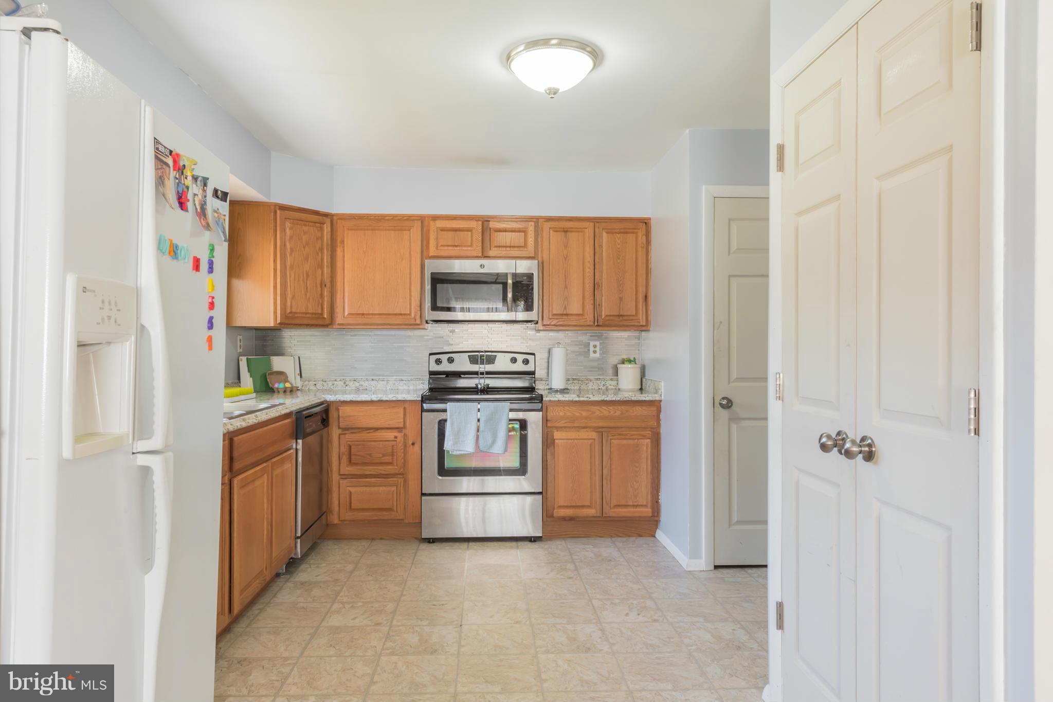 108 Brookfield Road Pasadena, MD 21122 - Photo 10 of 28 Kitchen