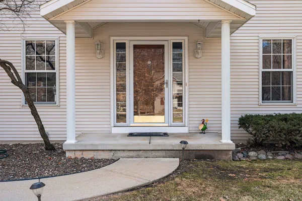 $549,900 | 1367 Whirthington Court, Suamico, WI 54173