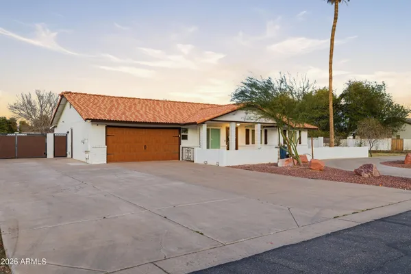 $1,029,000 | 704 East Mesquite Avenue, Gilbert, AZ 85296