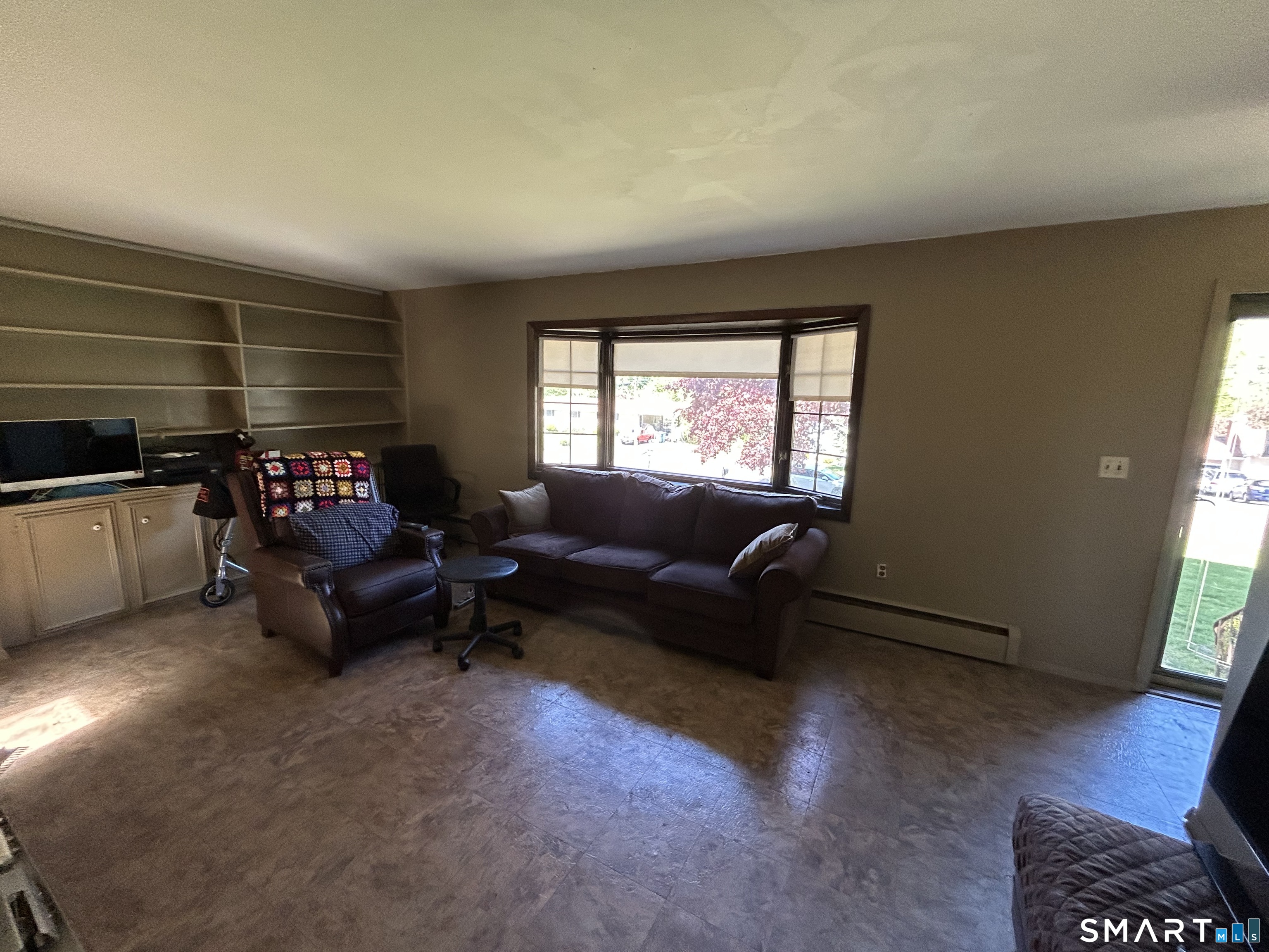 28 Goebel Road Hamden, CT 06514 - Photo 4 of 14