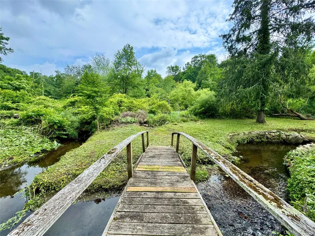 $999,000 | 210 Seven Bridges Road, Unit A, Chappaqua, NY 10514