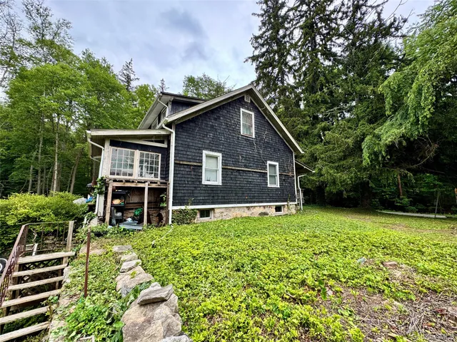 $999,000 | 210 Seven Bridges Road, Unit A, Chappaqua, NY 10514