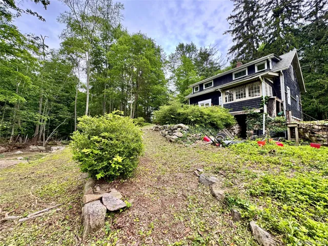 $999,000 | 210 Seven Bridges Road, Unit A, Chappaqua, NY 10514