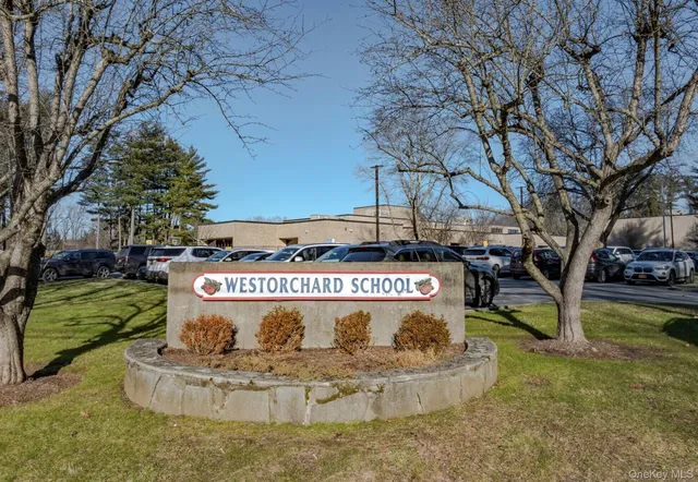 $999,000 | 210 Seven Bridges Road, Unit A, Chappaqua, NY 10514